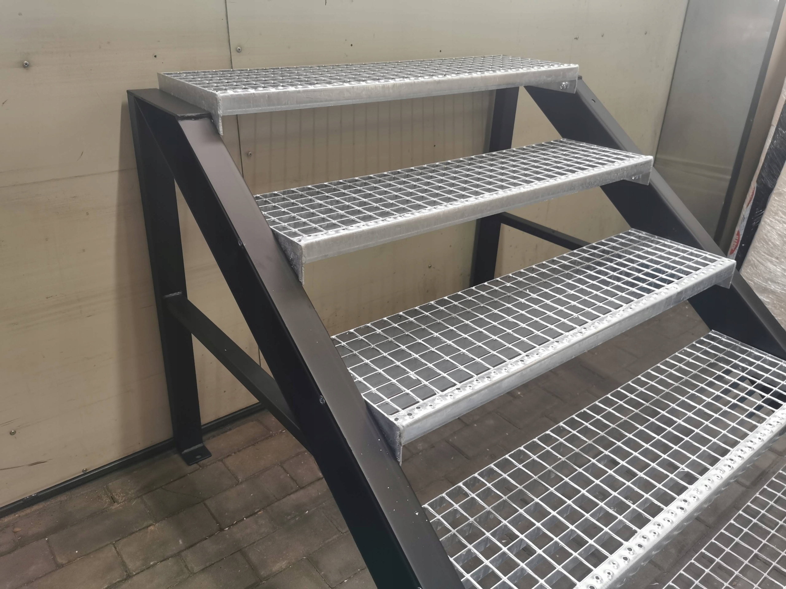 Schody jednoducho Masív metal 100 cm